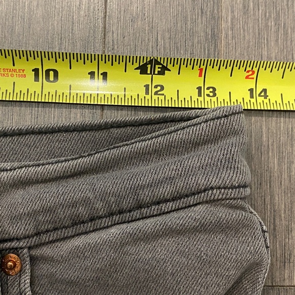 NWT Levi's Ribcage Straight Ankle Button Fly Jeans - Picture 9 of 10